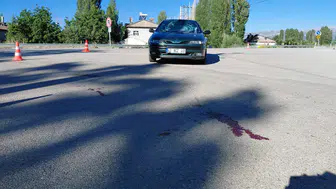 Konya'da otomobilin yaya çarptığı kazada 2 kişi yaralandı