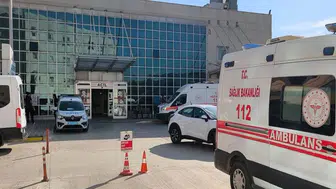 İşe giderken silahlı saldırıya uğradılar! 1 kişinin durumu ağır