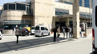 Tamir ettiği iş makinesinin altında kalan işçi öldü