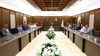 Vali Akın muhtarlarla mahallelerin sorunlarını görüştü