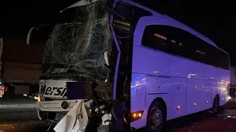 İki yolcu otobüsü çarpıştı: 13 yaralı