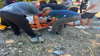 Bariyerlere çarpan otomobil takla attı: 6 yaralı