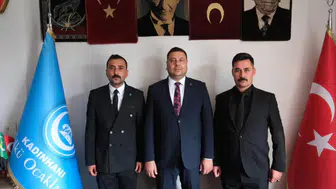 Kadınhanı Ülkü Ocakları’nda bayrak değişimi