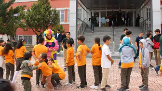 Konya’da liseli gençlerden minik öğrencilere anlamlı sürpriz!