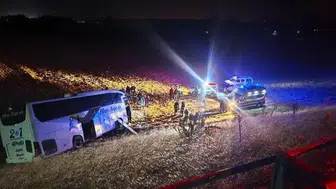 Yolcu otobüsü şarampole uçtu: 2'si ağır 24 yaralı