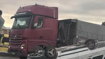 Konya Karapınar’da feci kaza: Çekici ile otomobil çarpıştı!
