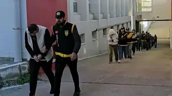 Masaj salonlarına fuhuş operasyonu; 14 tutuklama