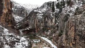 Çetmi Şelalesi karla kaplandı