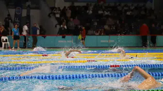 Paletli yüzmede Türkiye’nin en iyileri Konya’da