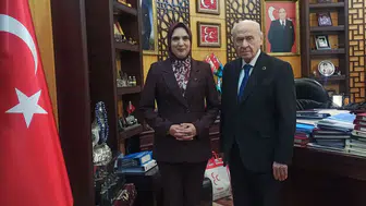 Konyalı kadın MYK Üyesi, Konya raporunu MHP liderine sundu
