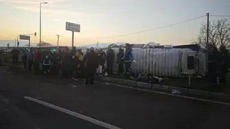 İşçi servis minibüsü devrildi; 16 yaralı