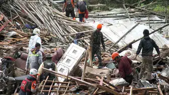Endonezya'da toprak kayması: 10 ölü