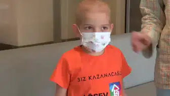 Utku, lösemiyle savaşırken umut dağıtıyor