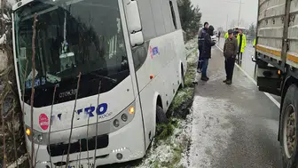Otobüs, yol kenarındaki kazazedelere çarptı; 1 ölü, 3 yaralı
