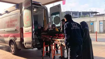 Demirlerin altında kalan işçi yaralandı