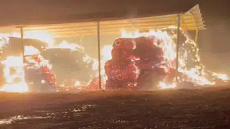 Konya'da közden çıkan yangın samanlığı yaktı