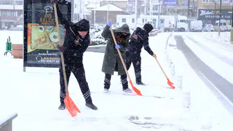 Akşehir’de kar alarmı: Belediye ekipleri sahada!