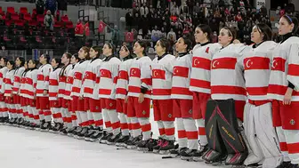 U18 Kadın Buz Hokeyi Milli Takımı Yeni Zelanda’yı 3-1 yendi