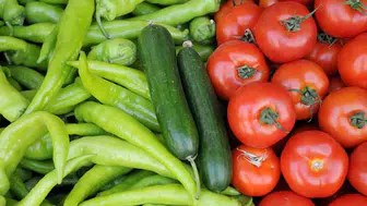 Sebzelerin tazeliğini toprak altında saklayarak koruyorlar