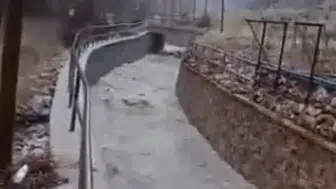 Konya'da susuzlukla mücadele eden ilçenin dere yatakları coştu!