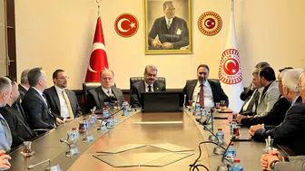 Konya Vekili Erdem, Konyalı muhtarları Meclis’te ağırladı