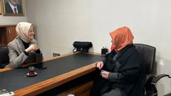 Konya'nın kadın vekiline nöbet gününde yoğun ilgi!