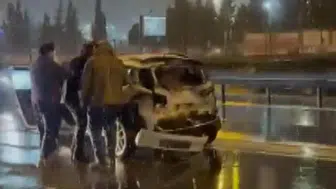 İki otomobil çarpıştı: 2 yaralı