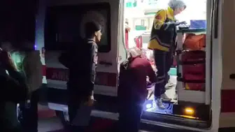 Cip uçuruma yuvarlandı: 4 yaralı