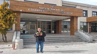 Konyalı Öğretmen Cihanbeyli’de hastalara kendi eserlerinden hediye etti