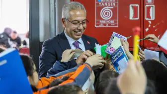 Sınıf başkanı olursam "Başkanı getireceğim" dedi, sözünü tuttu!