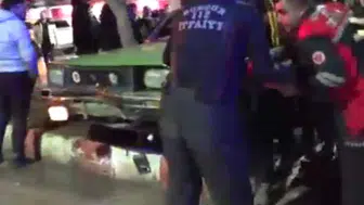 Otomobilin yaya geçidinde çarptığı 3 liseli yaralandı