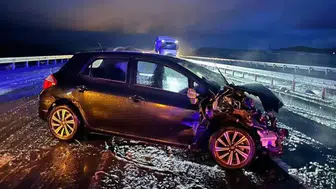 2 otomobil çarpıştı: 5 yaralı