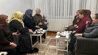 Konya'nın kadın Vekili Göka Rabia teyzenin sofrasına konuk oldu