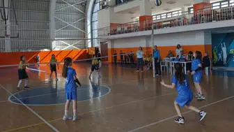 Konya’da minikler voleybolda hünerlerini gösterdi