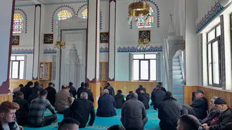 Karapınar Belediye Başkanı Önal hemşehrileriyle saf tuttu