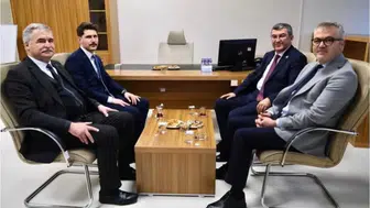 AK Parti heyeti devlet hastanesini ziyaret etti