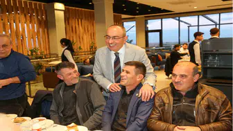 Başkan Kavuş muhtarlar ve kurum müdürleriyle iftarda buluştu