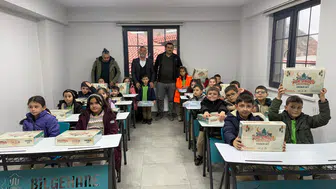 Konya Belediyesi çocuklara ücretsiz hediye dağıttı!