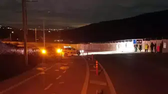 Motosikletle trafik işaret levhasına çarpan sürücü öldü