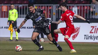 Alanyaspor,  Boluspor'u 4-0 mağlup etti