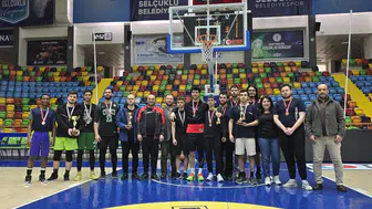 Konya’da yurt öğrencileri pota altında buluştu