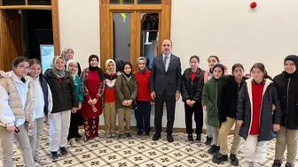 Başkan Altay gençleri Taş Bina’da ağırladı