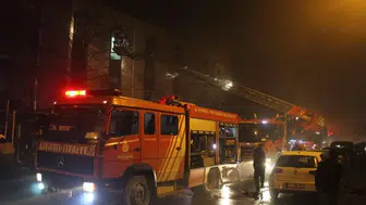 Marangoz atölyesinde yangın; mahsur kalan 11 kişi ile 1 köpek kurtarıldı