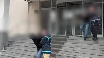 İş insanına şantaj yapan 3 kişi yakalandı