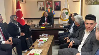 MHP Konya Vekili Koçak ilçede vatandaşla kucaklaştı