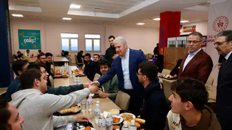 Konya Valisi Akın öğrencilerle bir araya geldi