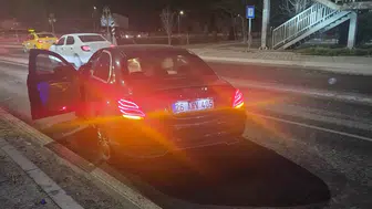 2 otomobilin çarpıştığı kazada 3 kişi yaralandı