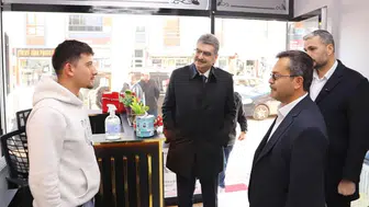 Konya Vekili Erdem Ilgın’da sahaya indi, esnafla sohbet etti