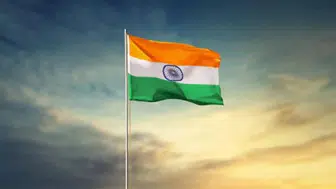 Hindistan'da savaş uçağı düştü