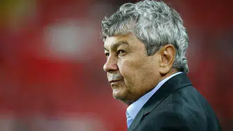 Romanya Teknik Direktörü hastaneye kaldırıldı